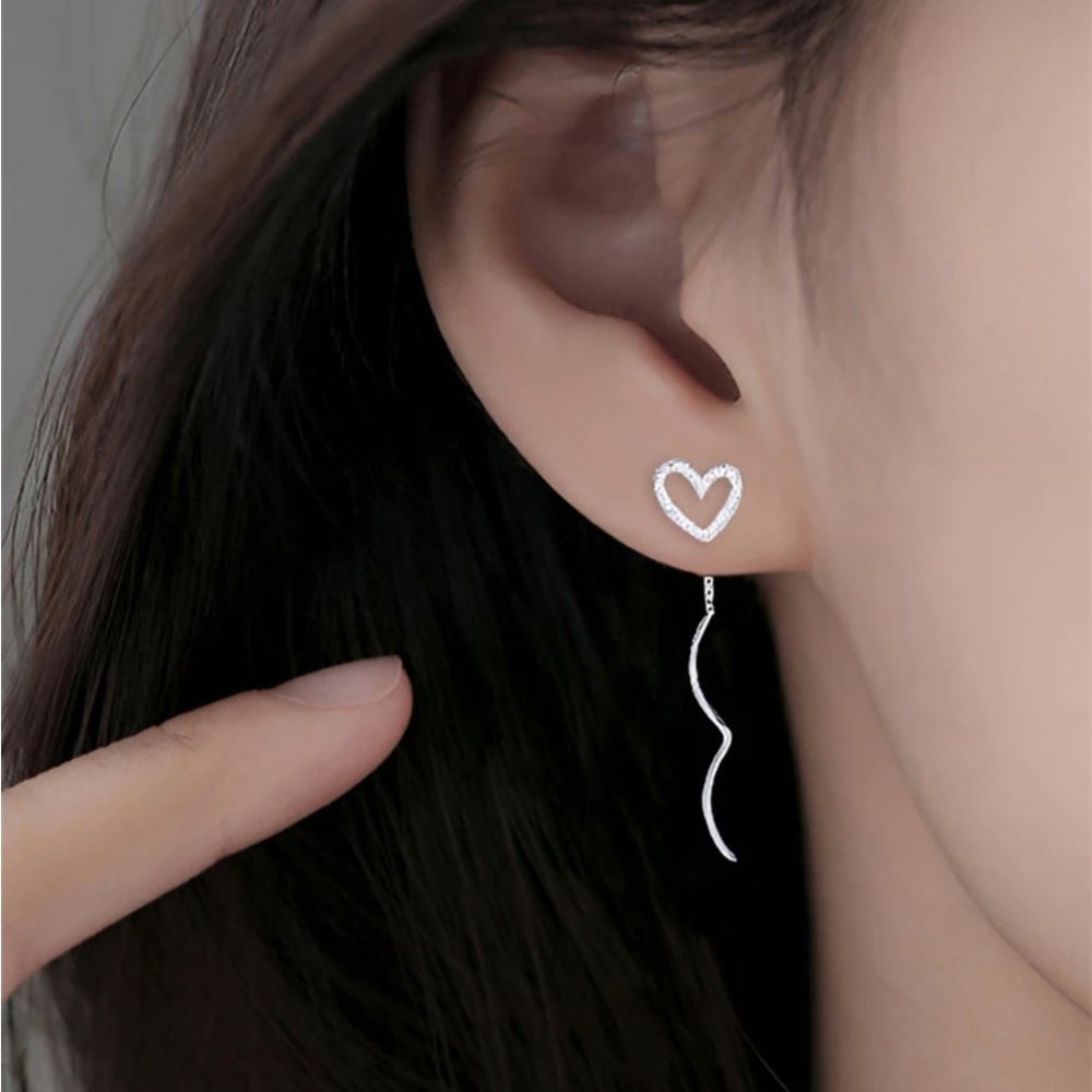 Sterling Silver Heart Dangle Earrings 🥰